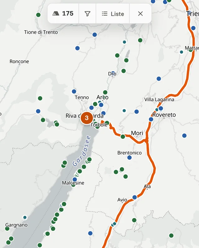 Die Platzsuche der App: 264 Camping- und Stellplätze rund um den Gardasee als Punkte auf der Karte